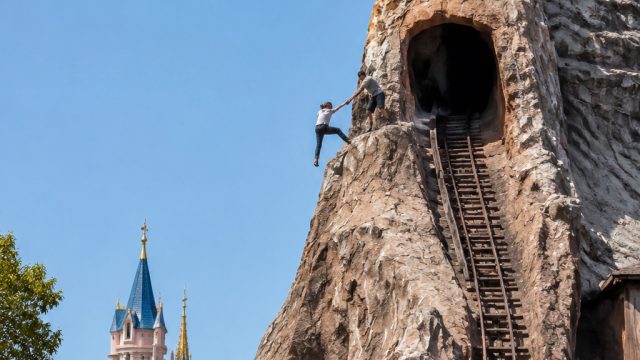 Teen's Disturbing Disneyland Escape Before 50-Foot Drop Rais